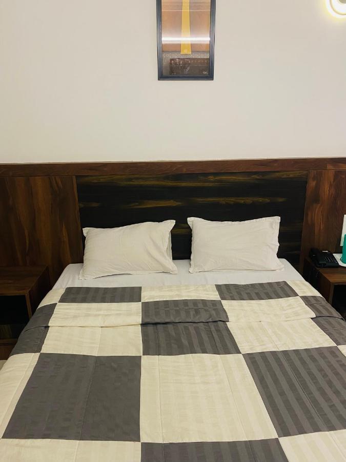 Hotel Sai Ssl Shirdi Ngoại thất bức ảnh